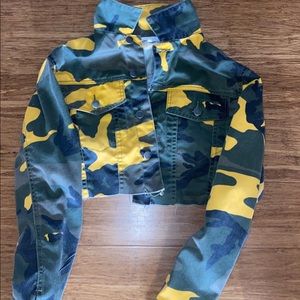 Cropped camo Jean jacket